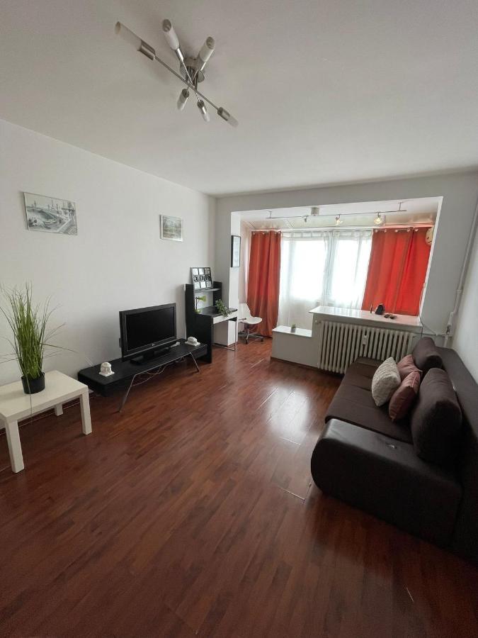 Apartment 2 Camere, Decomandat, Piata Unirii Bucharest